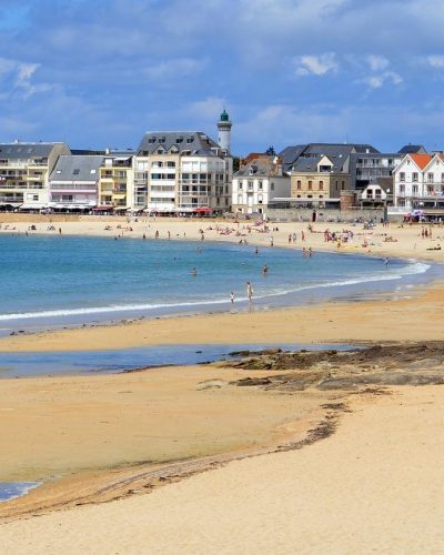 beach-g6e6f3b394_1280.jpg